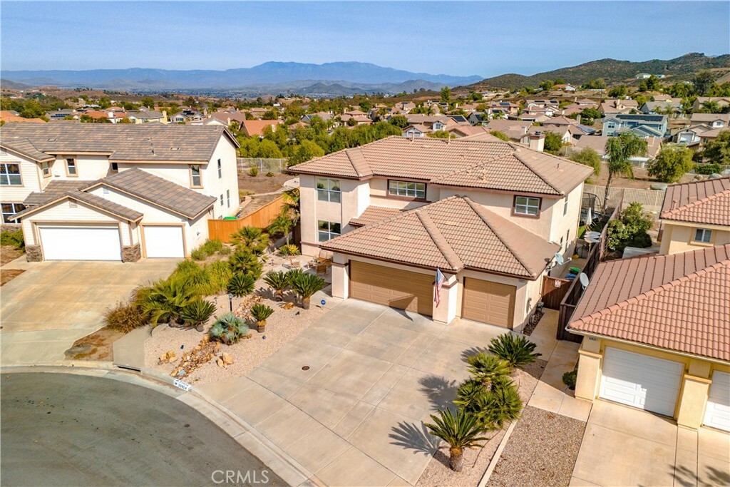 Property Photo:  33924 Applecart Court  CA 92595 