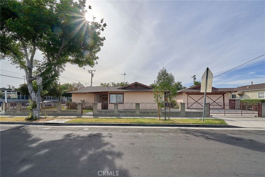 Property Photo:  2327 Couts Avenue  CA 90040 