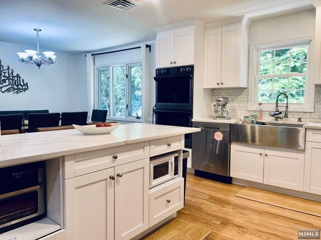 Property Photo:  7 Kimberly Way  NJ 07661 