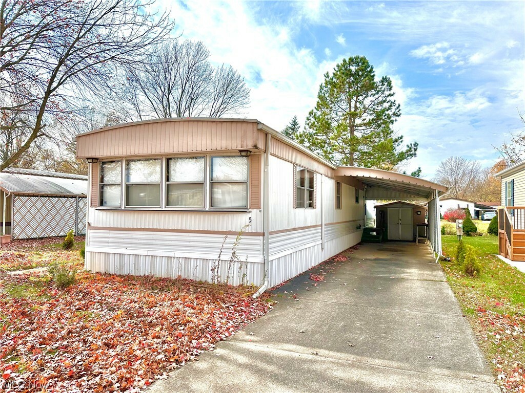 Property Photo:  5 Parade  OH 44138 