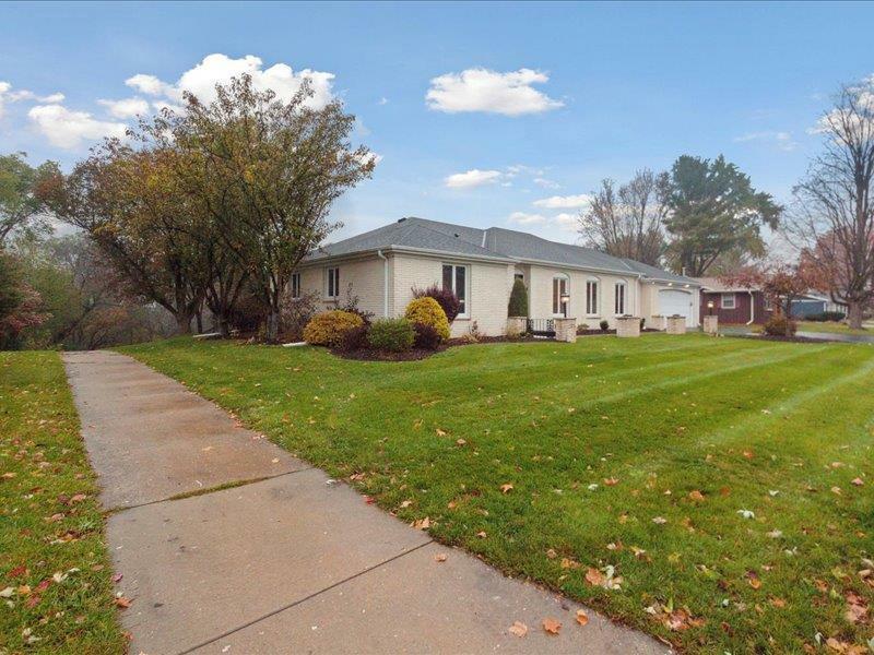 Property Photo: 805 Suffolk Drive WI 53546