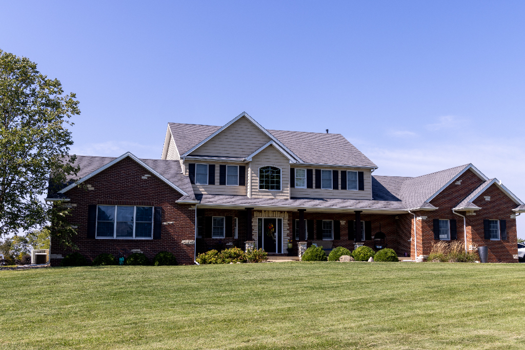 Property Photo: 12747 Harrold Point Road IL 61777