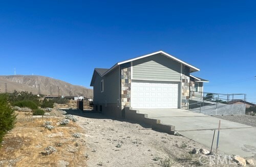 Property Photo:  13404 Fremontia Road  CA 92282 