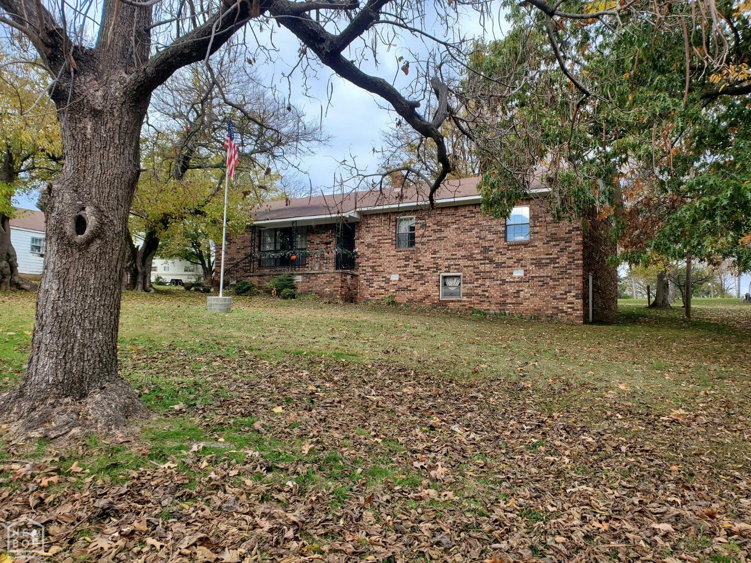 Property Photo:  1710 W Pyburn Street  AR 72455 