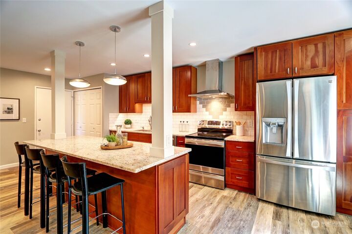 Property Photo:  11637 100th Avenue NE 1C  WA 98034 