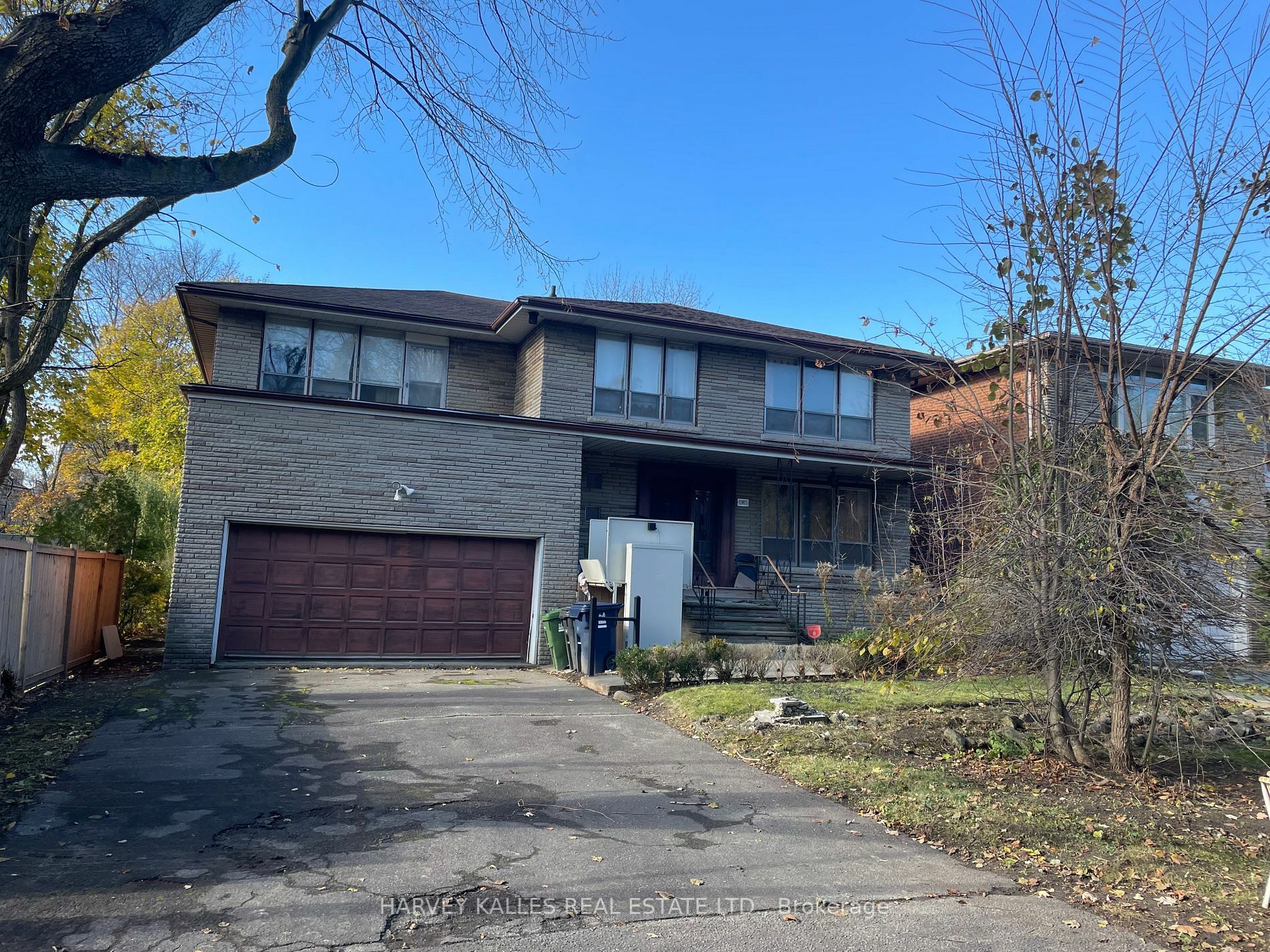 Property Photo: 4 Marwood Rd ON M6B3G2
