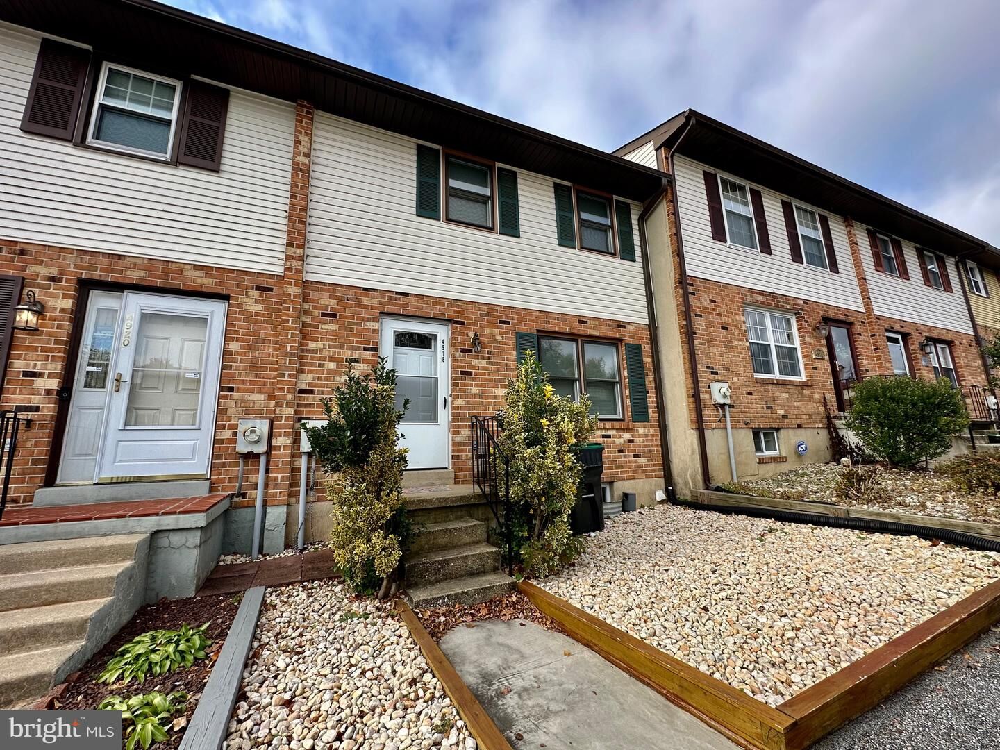 Property Photo:  4918 Hogan Drive  DE 19808 