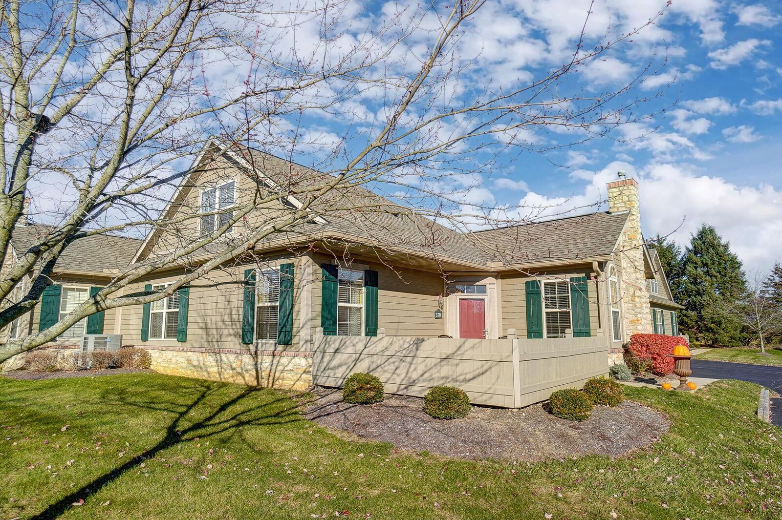 Property Photo: 3378 Timberside Drive OH 43065