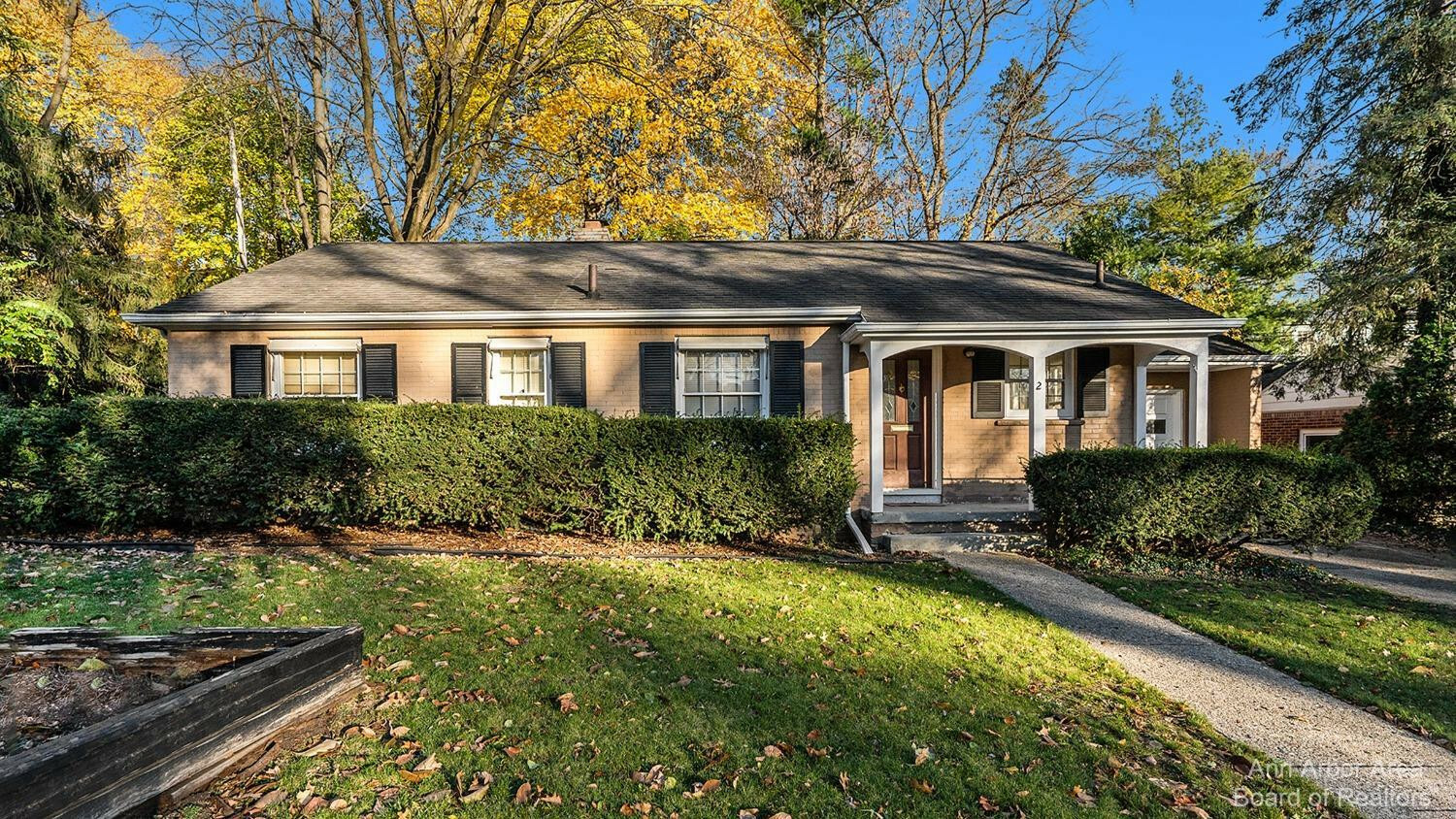 Property Photo: 2 Ruthven Place MI 48104