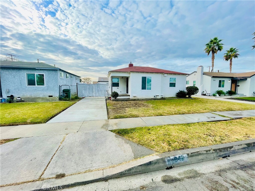 Property Photo:  840 W 127th Place  CA 90222 