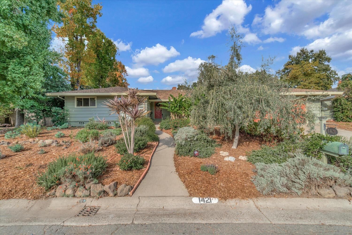 Property Photo:  1421 Elsdon Circle  CA 95608 