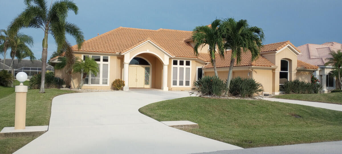 Property Photo:  341 Lanternback Island Drive  FL 32937 