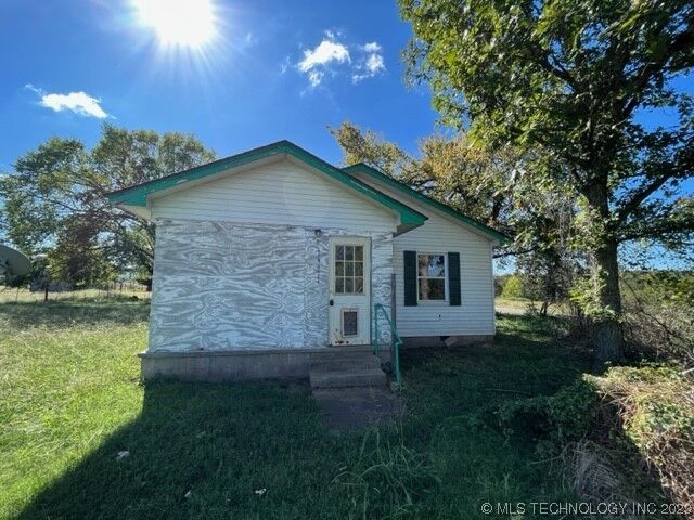 Property Photo: 24677 Latham Road OK 74956