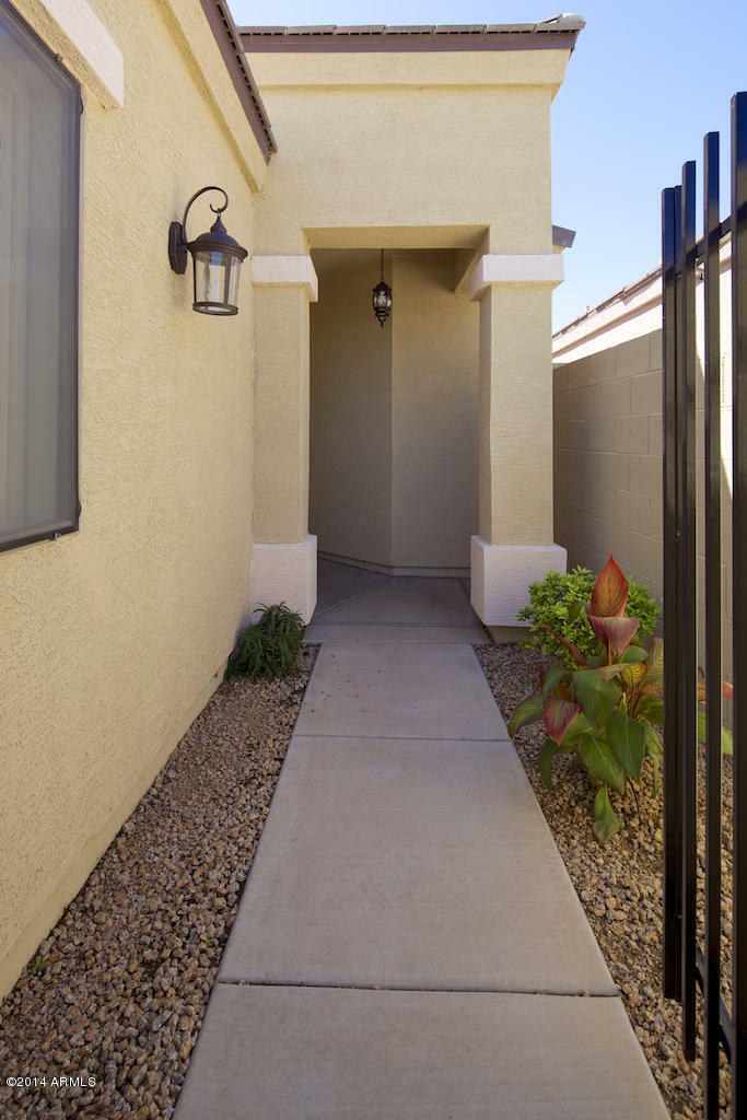 Property Photo:  3247 E Maldonado Drive  AZ 85042 