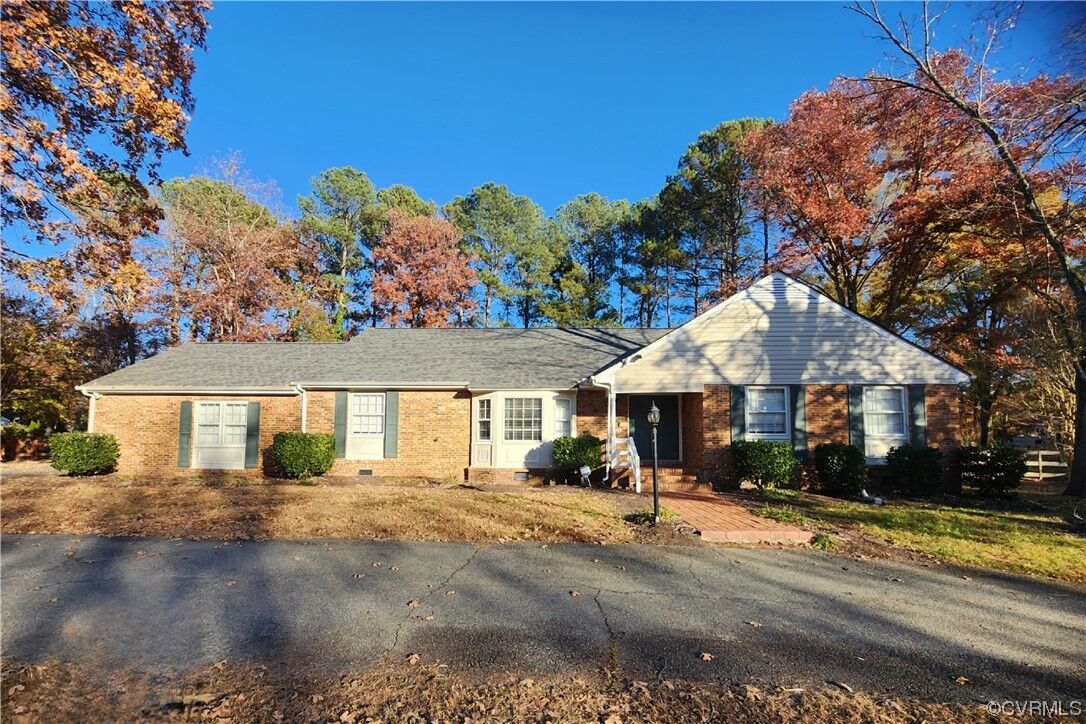 Property Photo:  1609 Harborough Road  VA 23238 