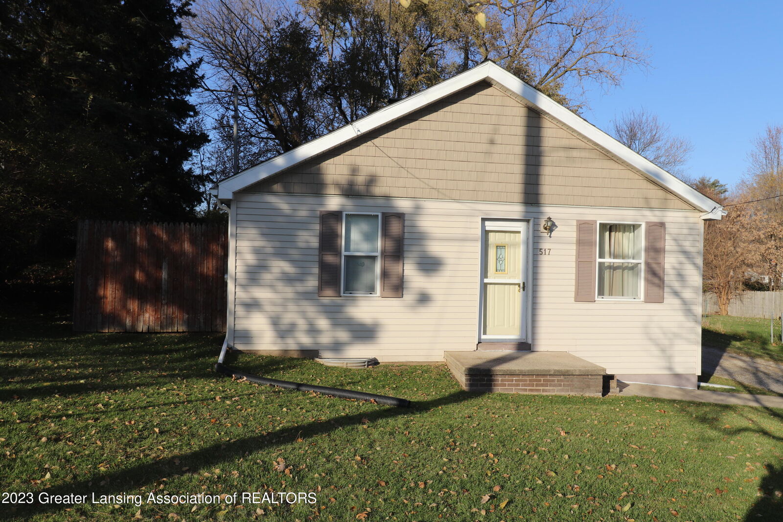 Property Photo: 517 E Paulson Street MI 48906