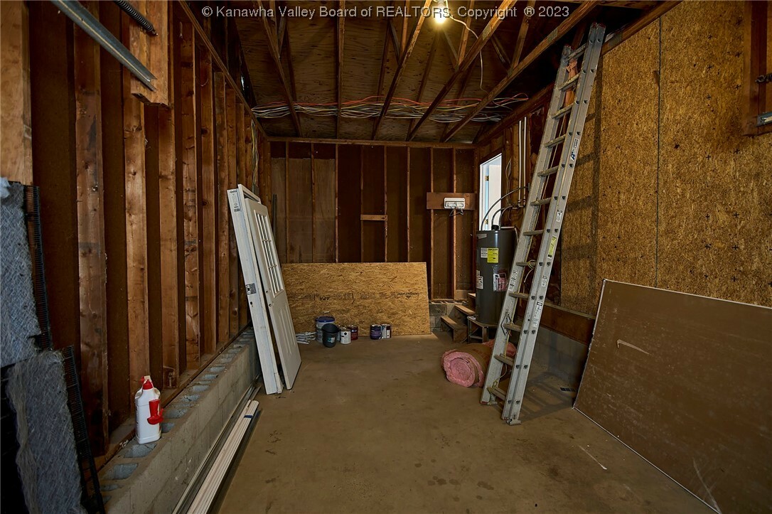 Property Photo: 5018 Elmhaven Circle WV 25313