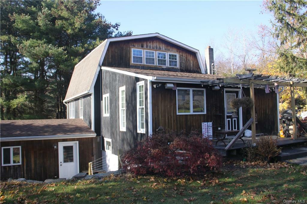 Property Photo:  21 Pioneer Road  NY 12542 