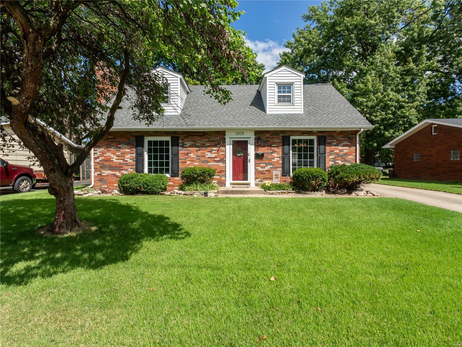 Property Photo:  2323 Emert Avenue  IL 62040 