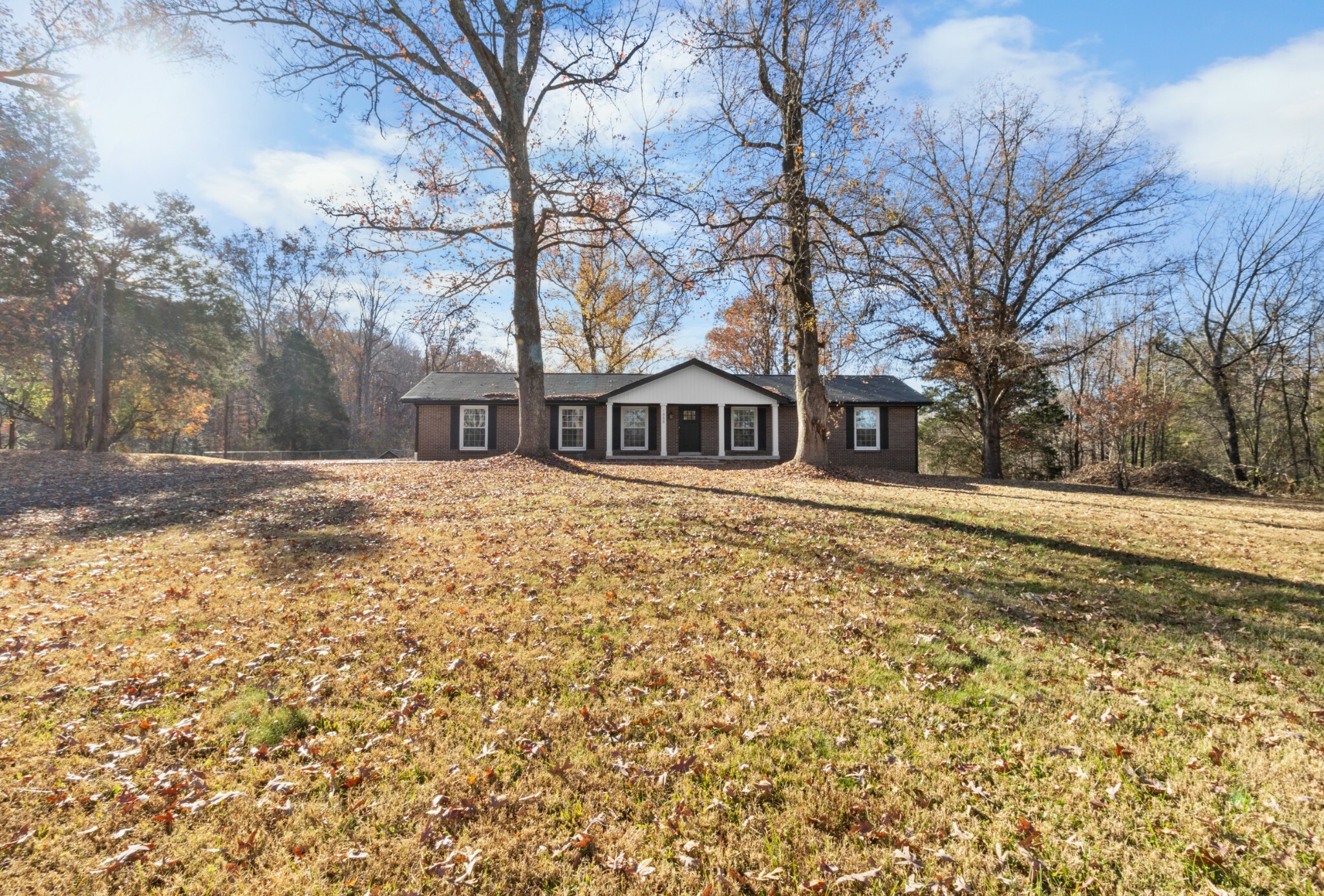 Property Photo:  1888 Palmyra Rd  TN 37142 