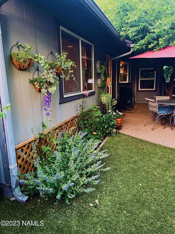 3201 W Mountain Drive  Flagstaff AZ 86001 photo