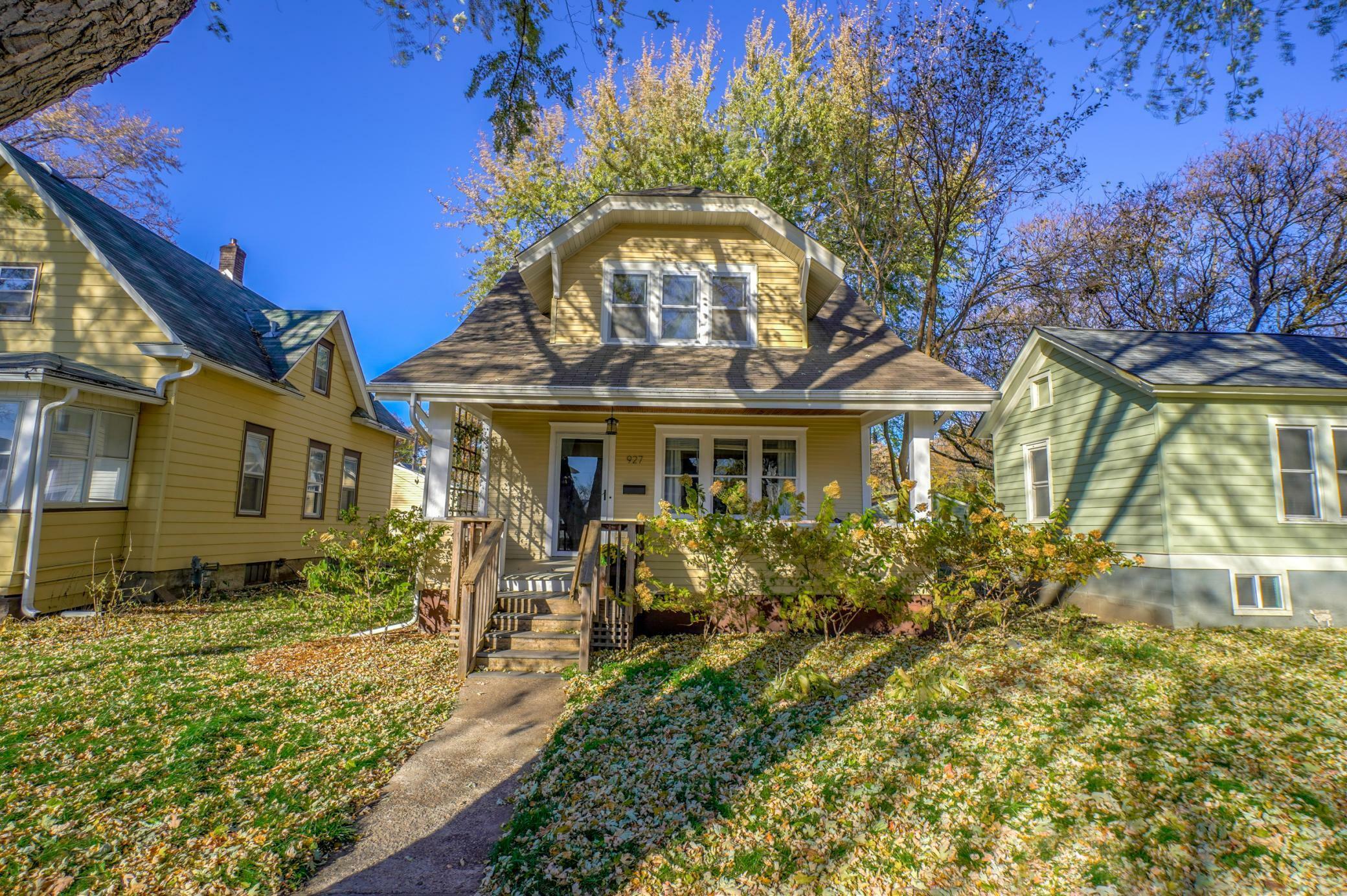 Property Photo: 927 Armstrong Avenue MN 55102