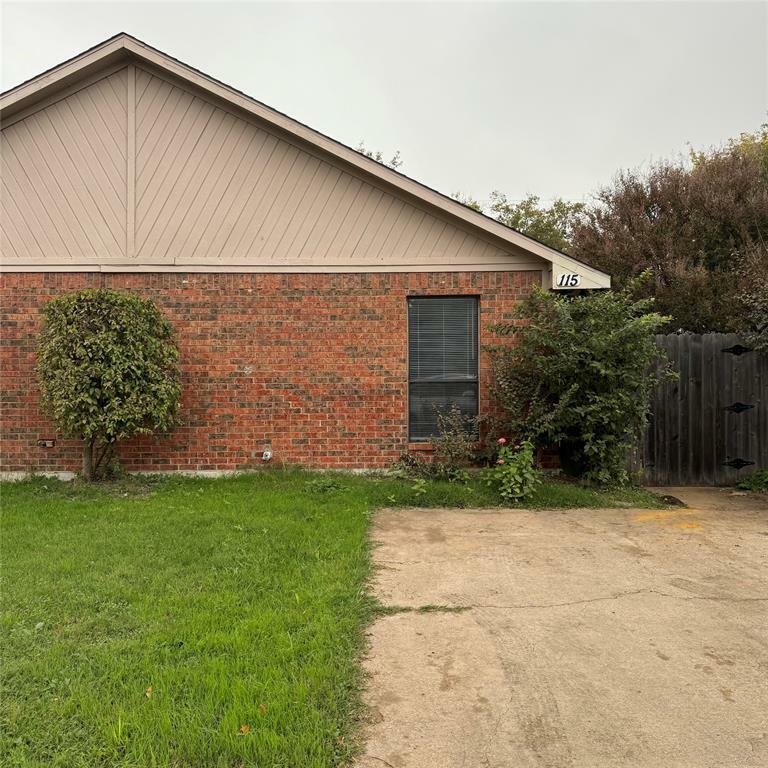 Property Photo:  115 Rusty Lane  TX 75165 