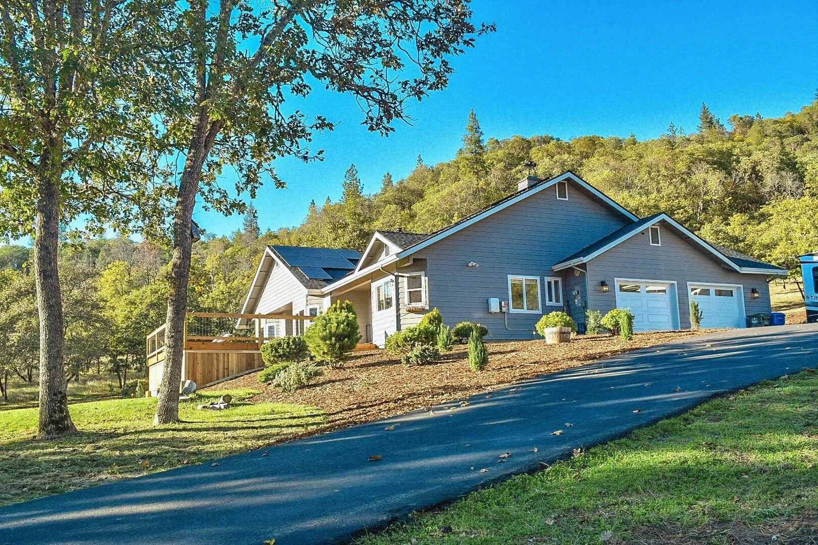 Property Photo:  1394 Kubli Road  OR 97527 