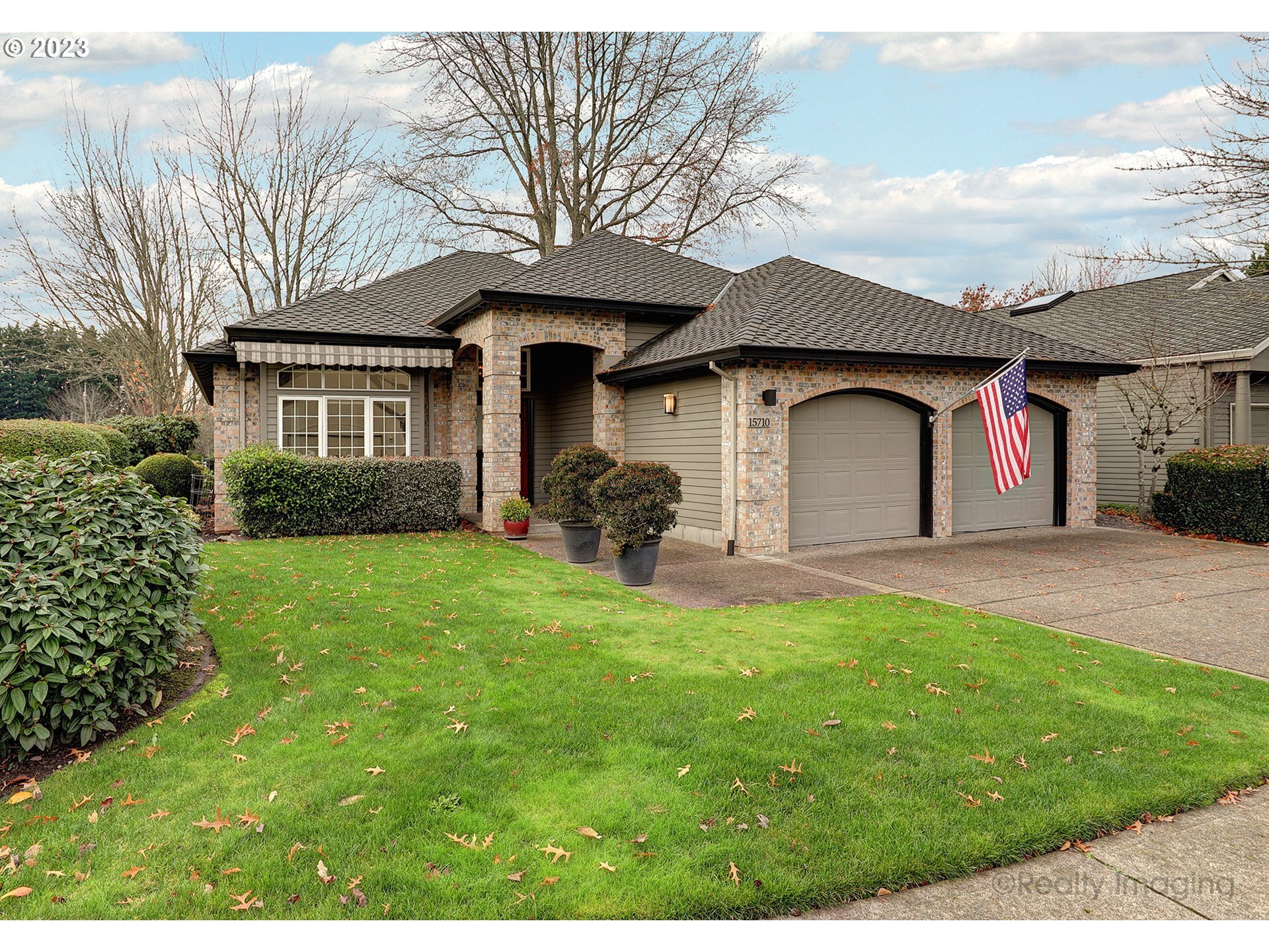 Property Photo: 15710 NW Saint Andrews Dr OR 97229