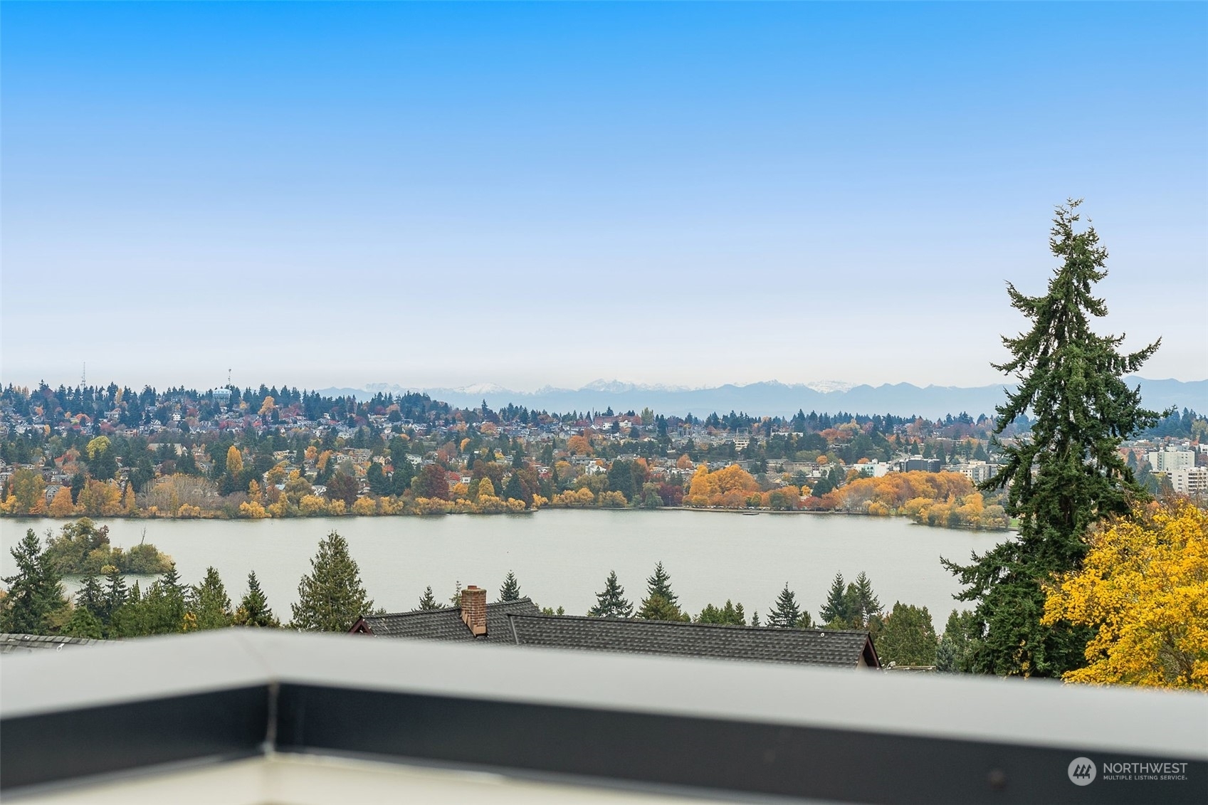 Property Photo: 516 B N 61st Street WA 98103