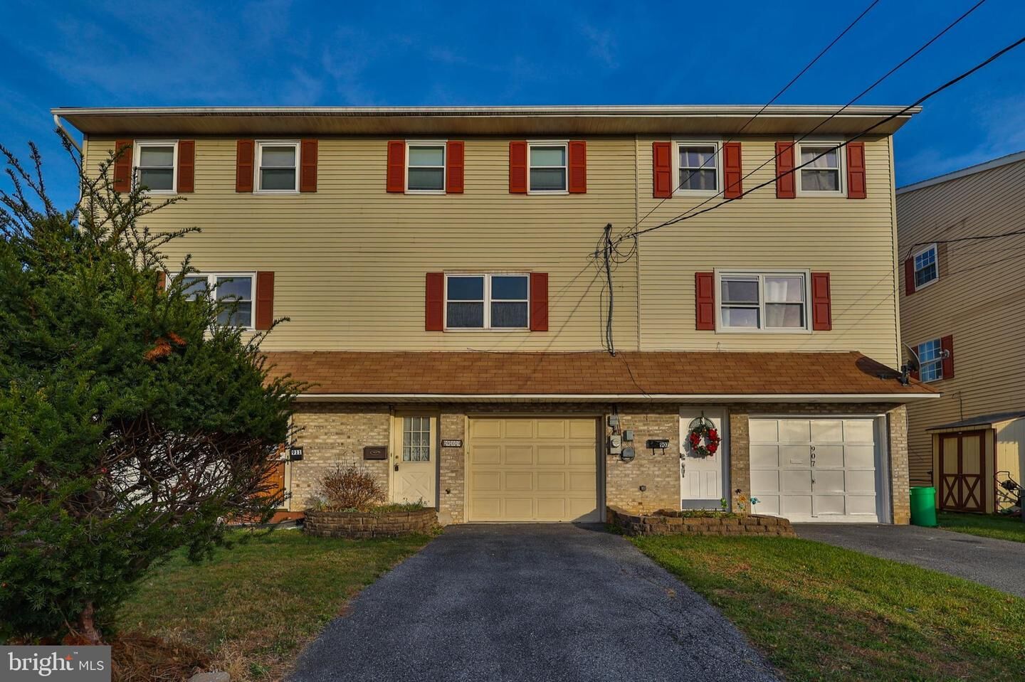 Property Photo:  909 N Van Buren Street  PA 18109 