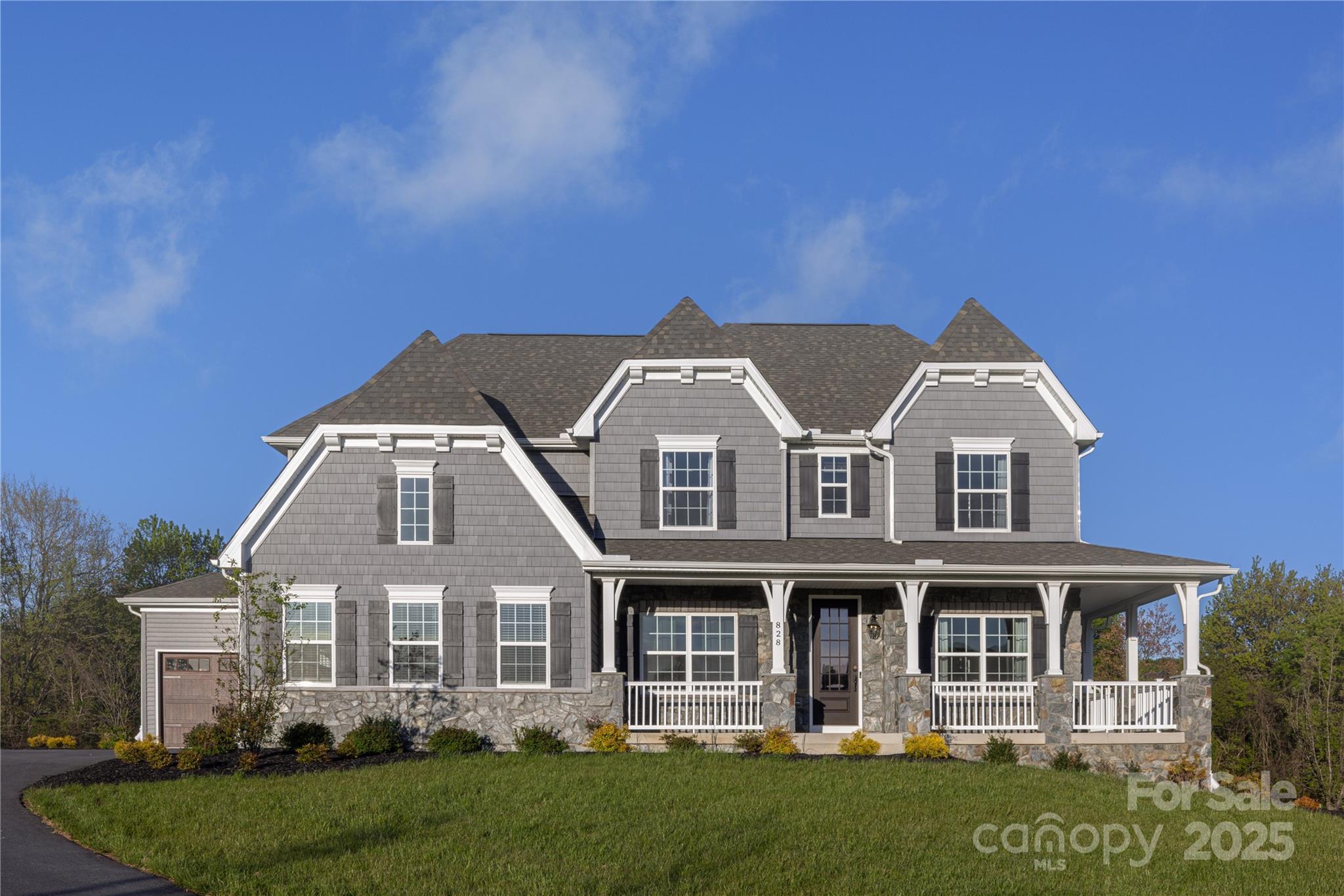 Property Photo: 841 Lake Forest Drive Hawthorne NC 28012