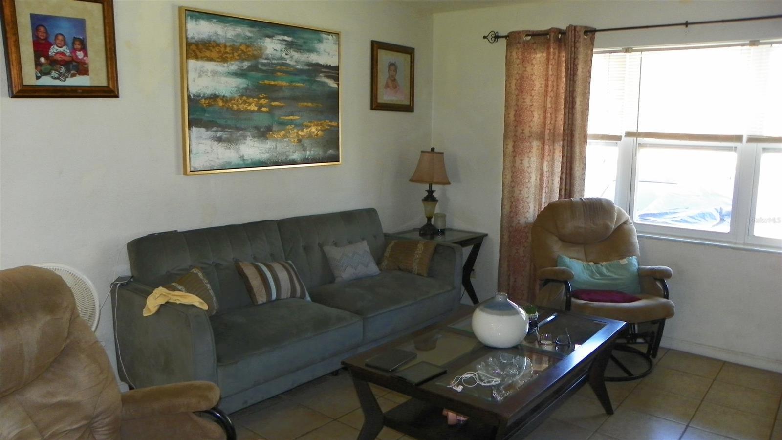 Property Photo: 808 Catherine Avenue FL 32117