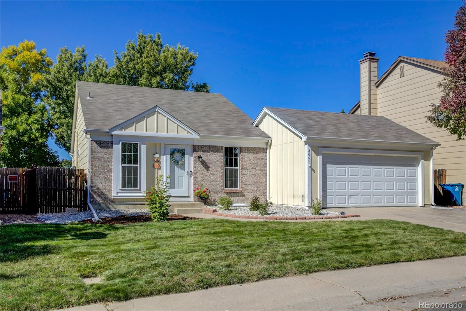 Property Photo:  2877 S Espana Court  CO 80013 