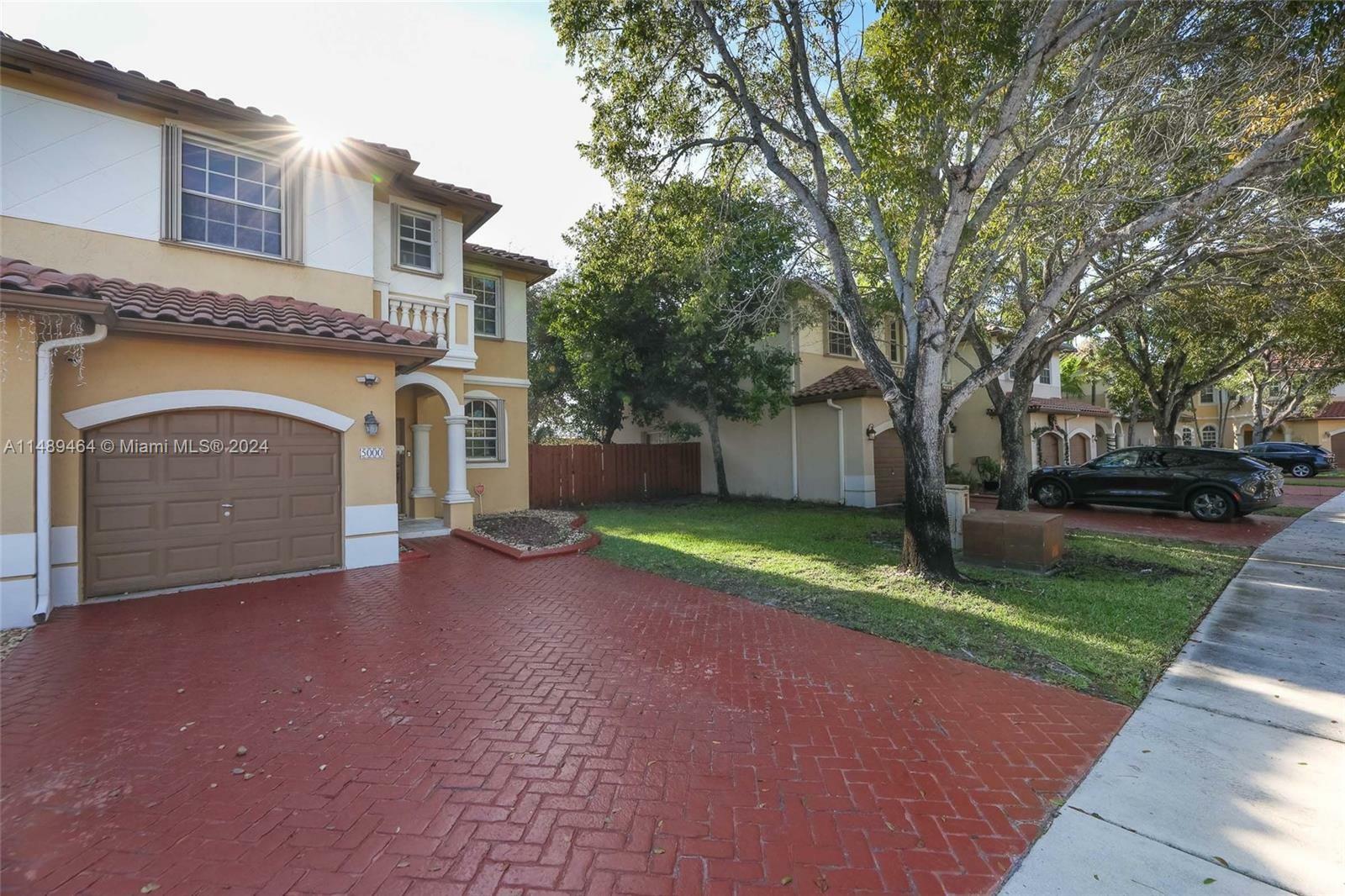 Property Photo: 5000 SW 136th Ave FL 33027