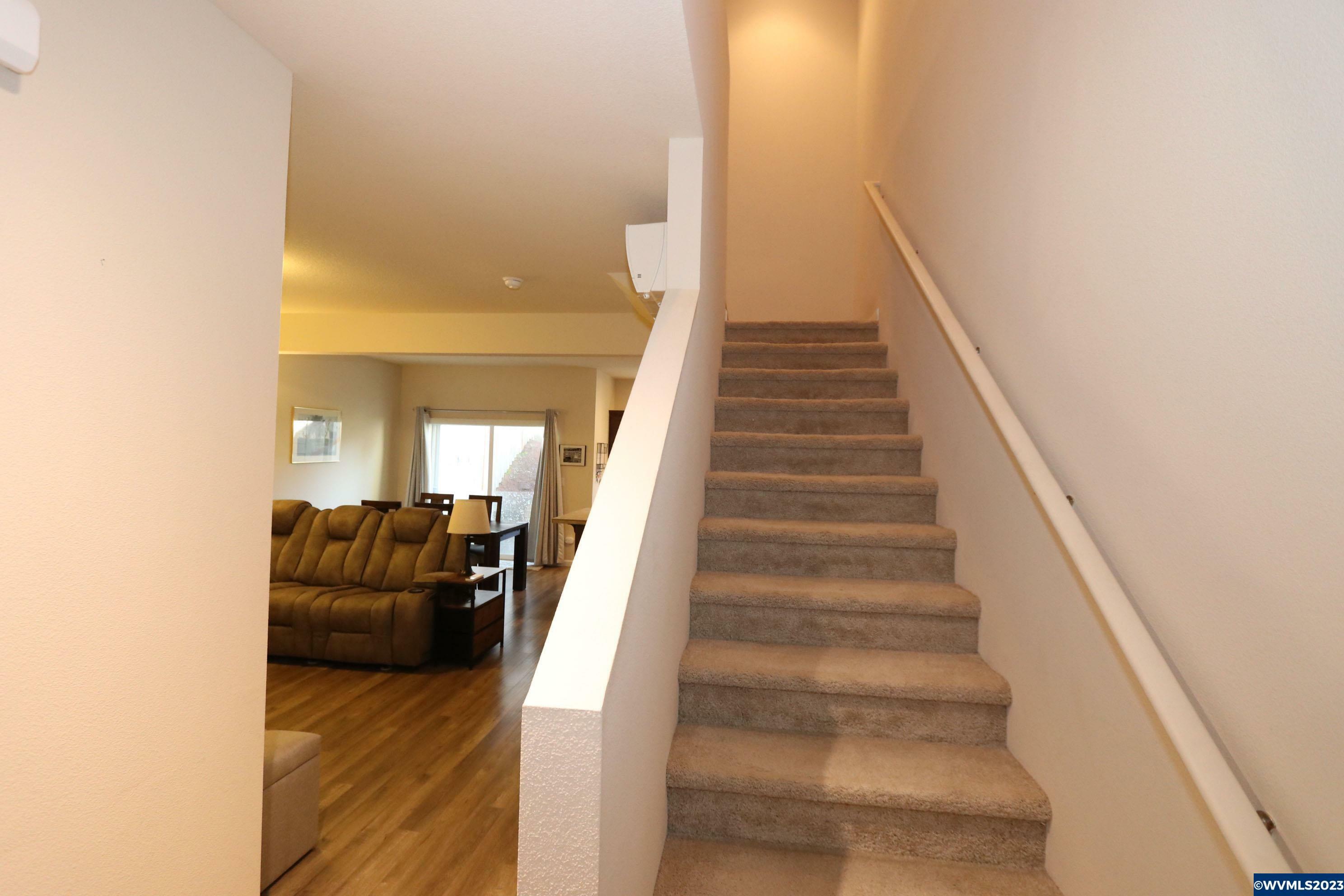 Property Photo: 5759 Karen Lynn Lp S OR 97306