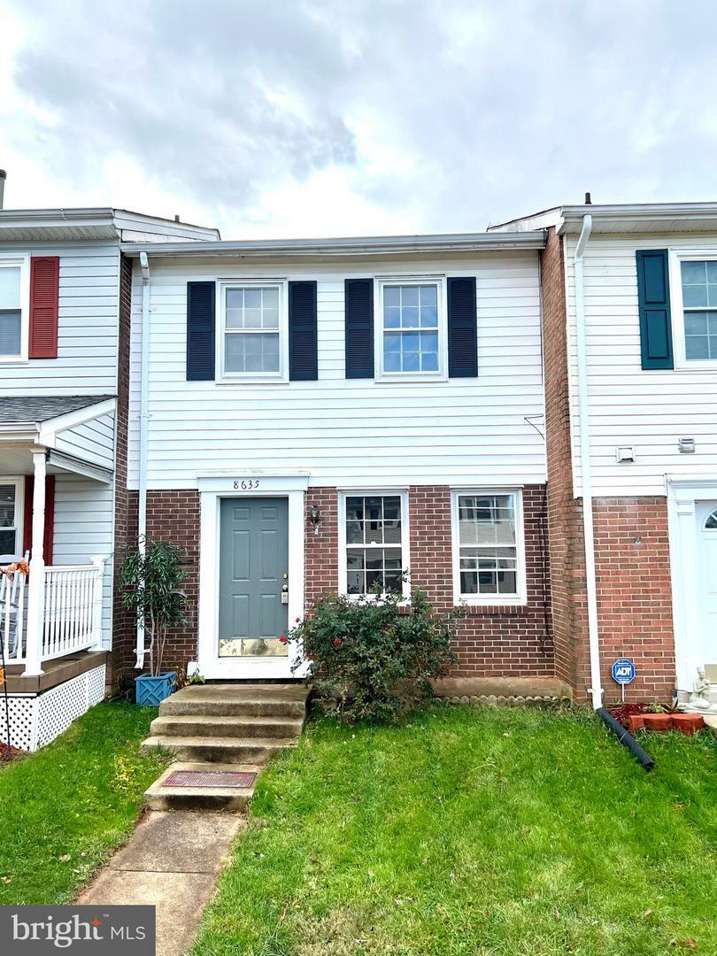 Property Photo:  8635 Newton Place  VA 20111 