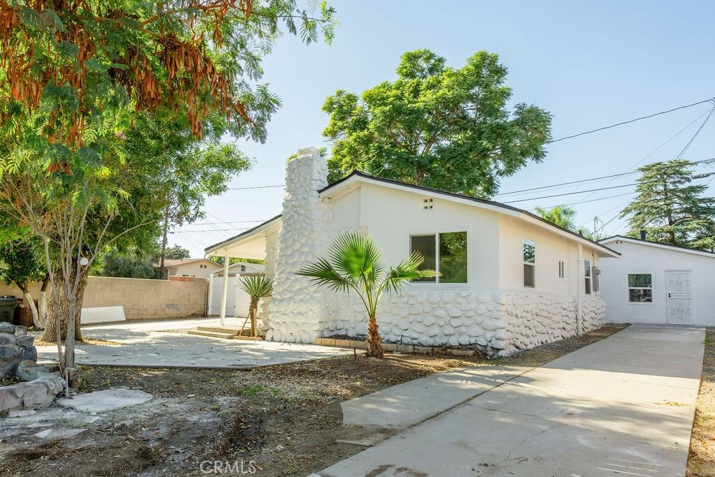 Property Photo:  1317 E Olive Street  CA 92324 