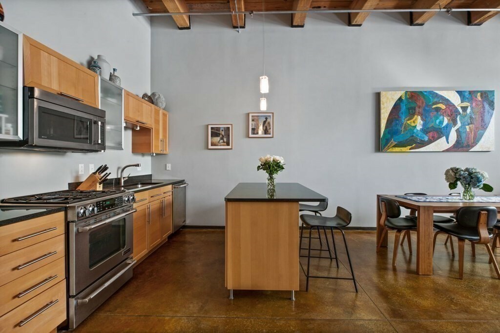 Property Photo: 120 Holmes St 212 MA 02171