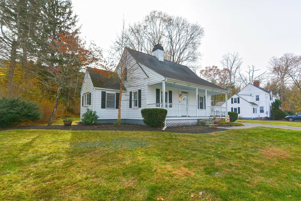 Property Photo:  3 Orchard Pl  MA 01516 