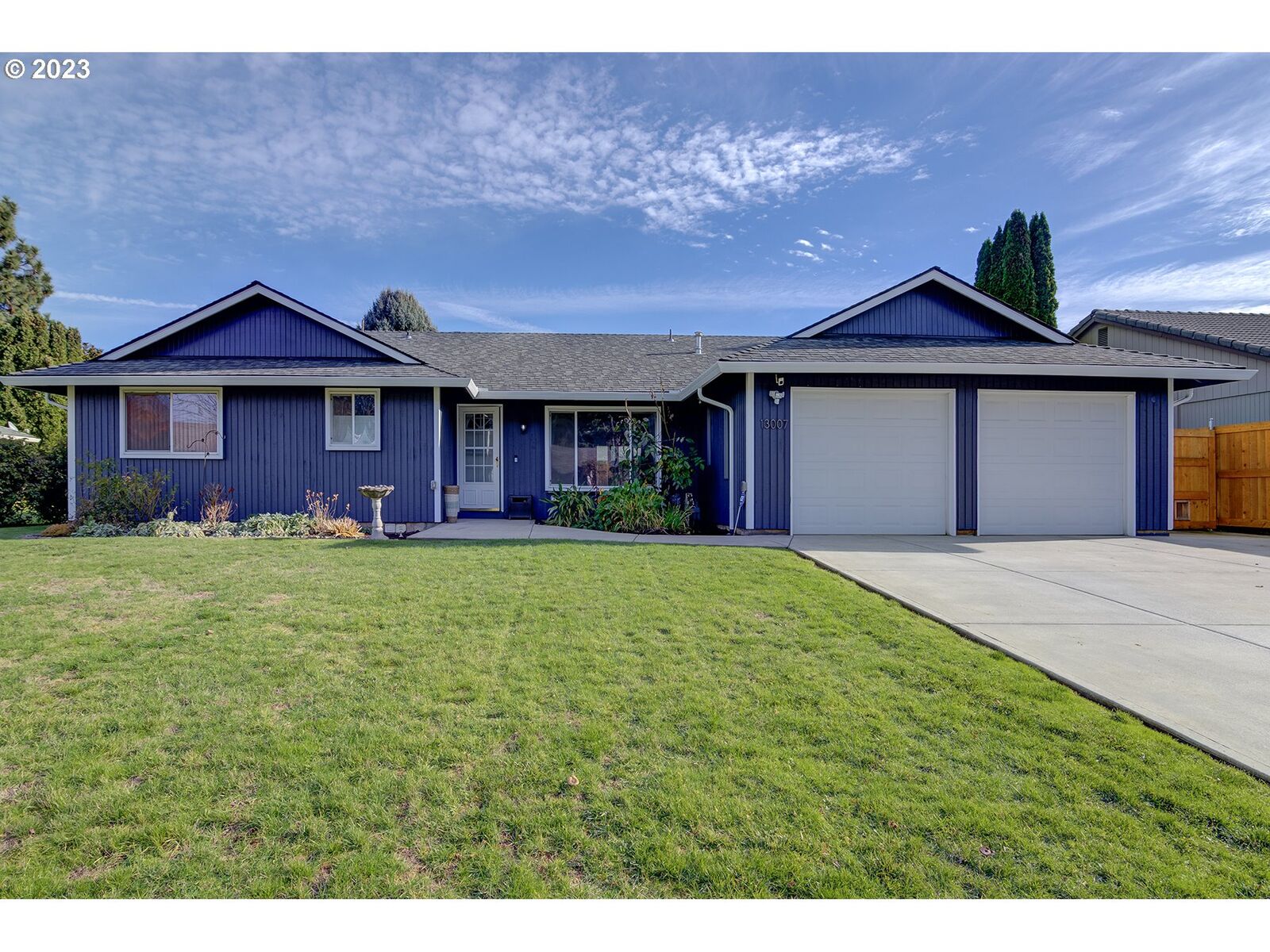 Property Photo:  13007 NE 6th Ct  WA 98685 