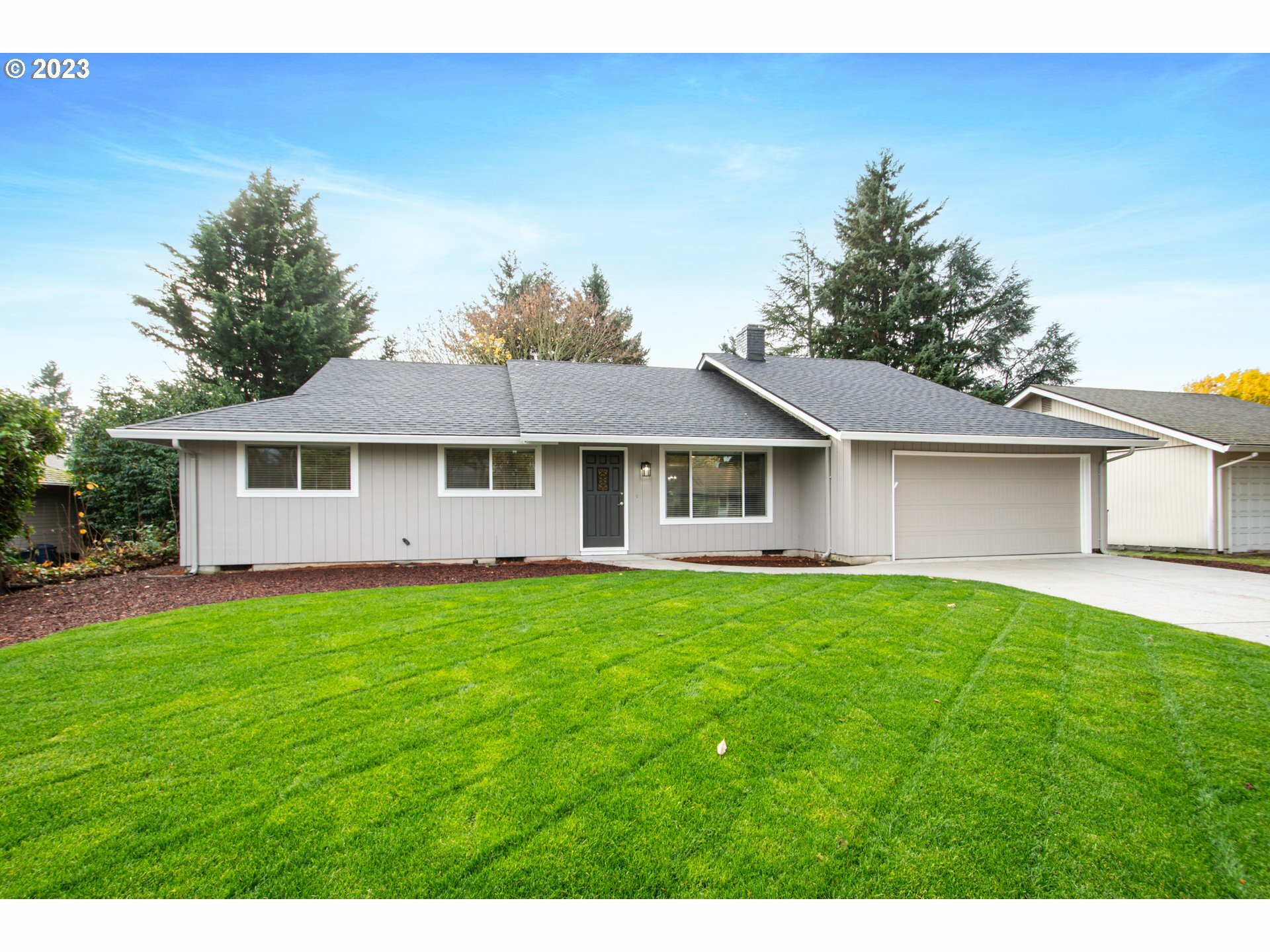 Property Photo:  417 NW 84th Cir  WA 98665 