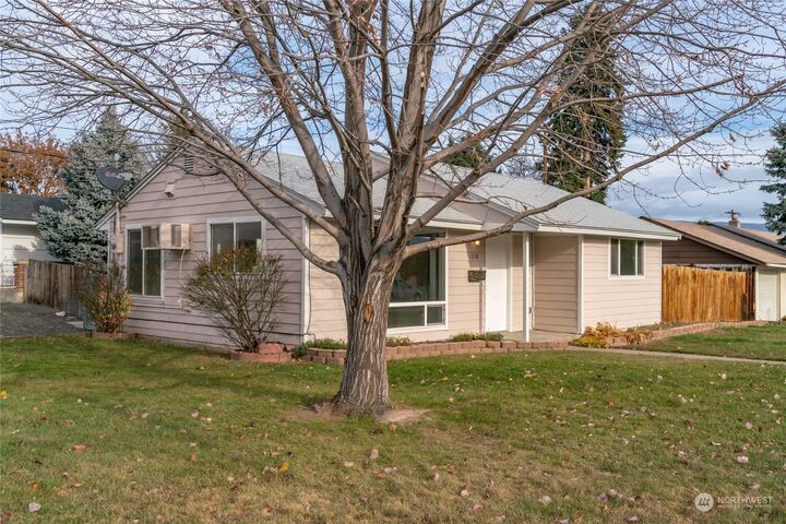 Property Photo: 1218 Utah Street WA 98801