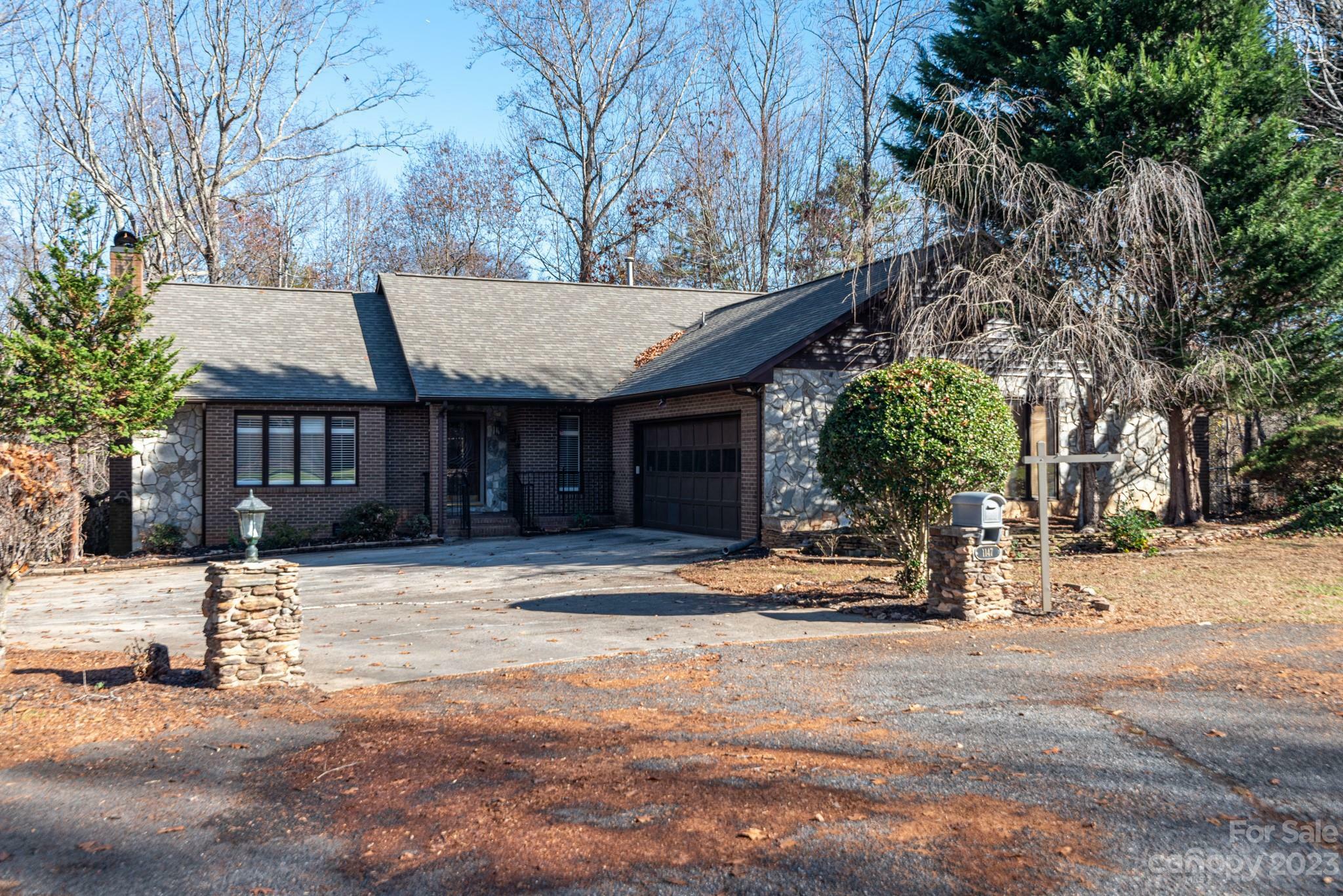 Property Photo:  1147 Foxberry Road  NC 28092 
