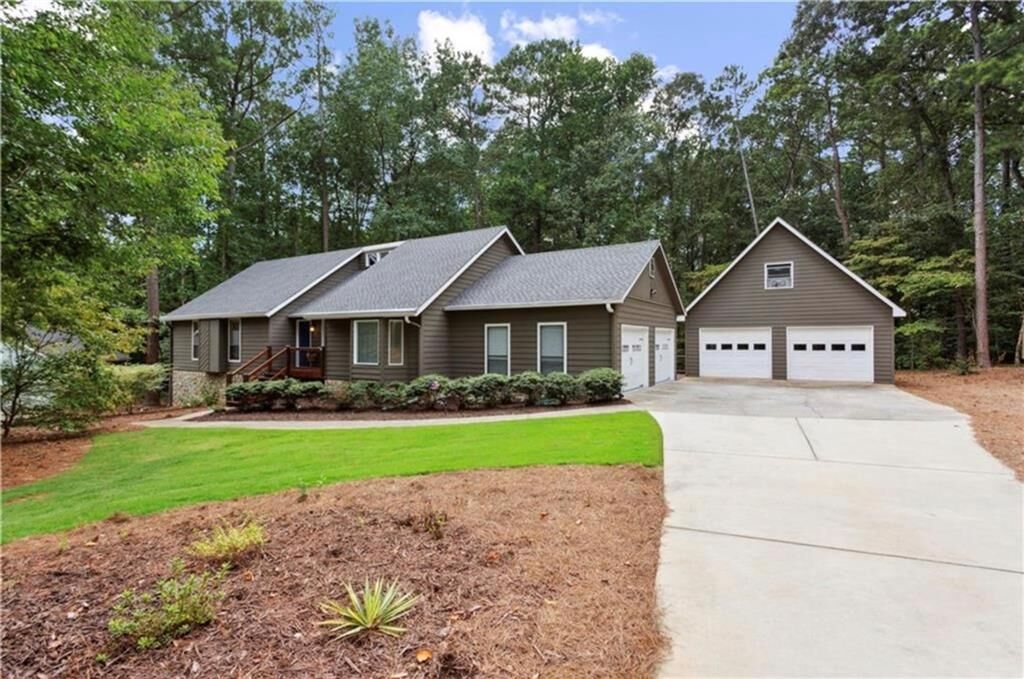 Property Photo:  4526 King Springs Road SE  GA 30082 