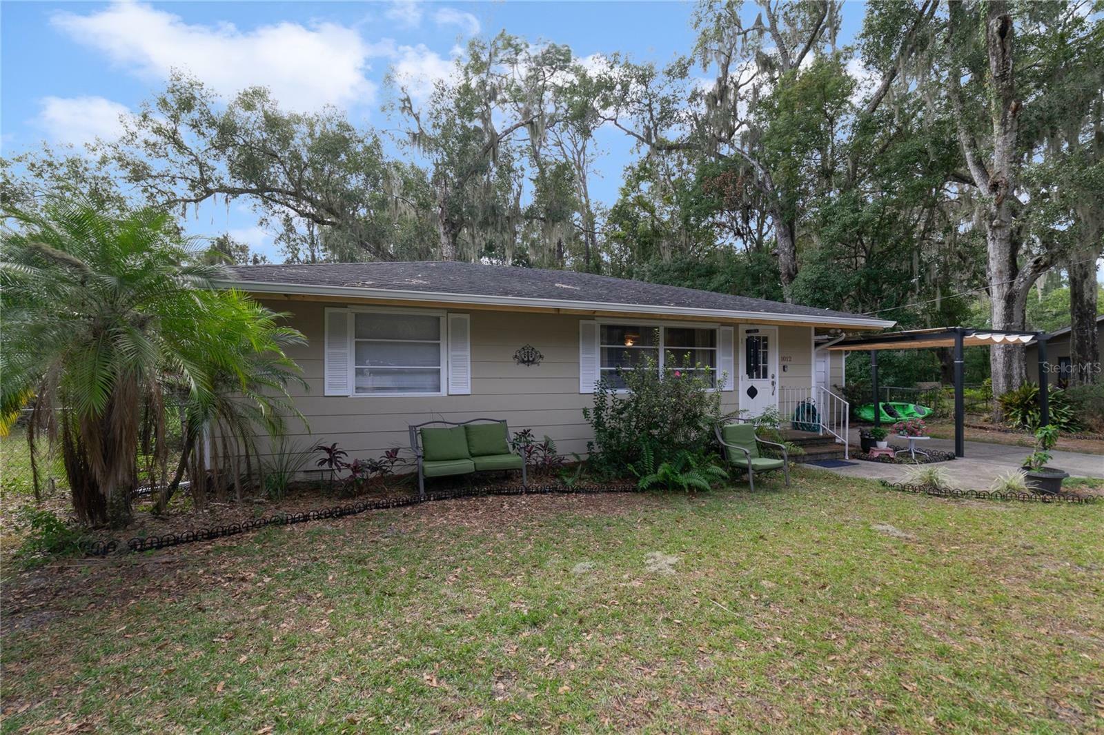 Property Photo:  1012 E 10th Avenue  FL 32757 