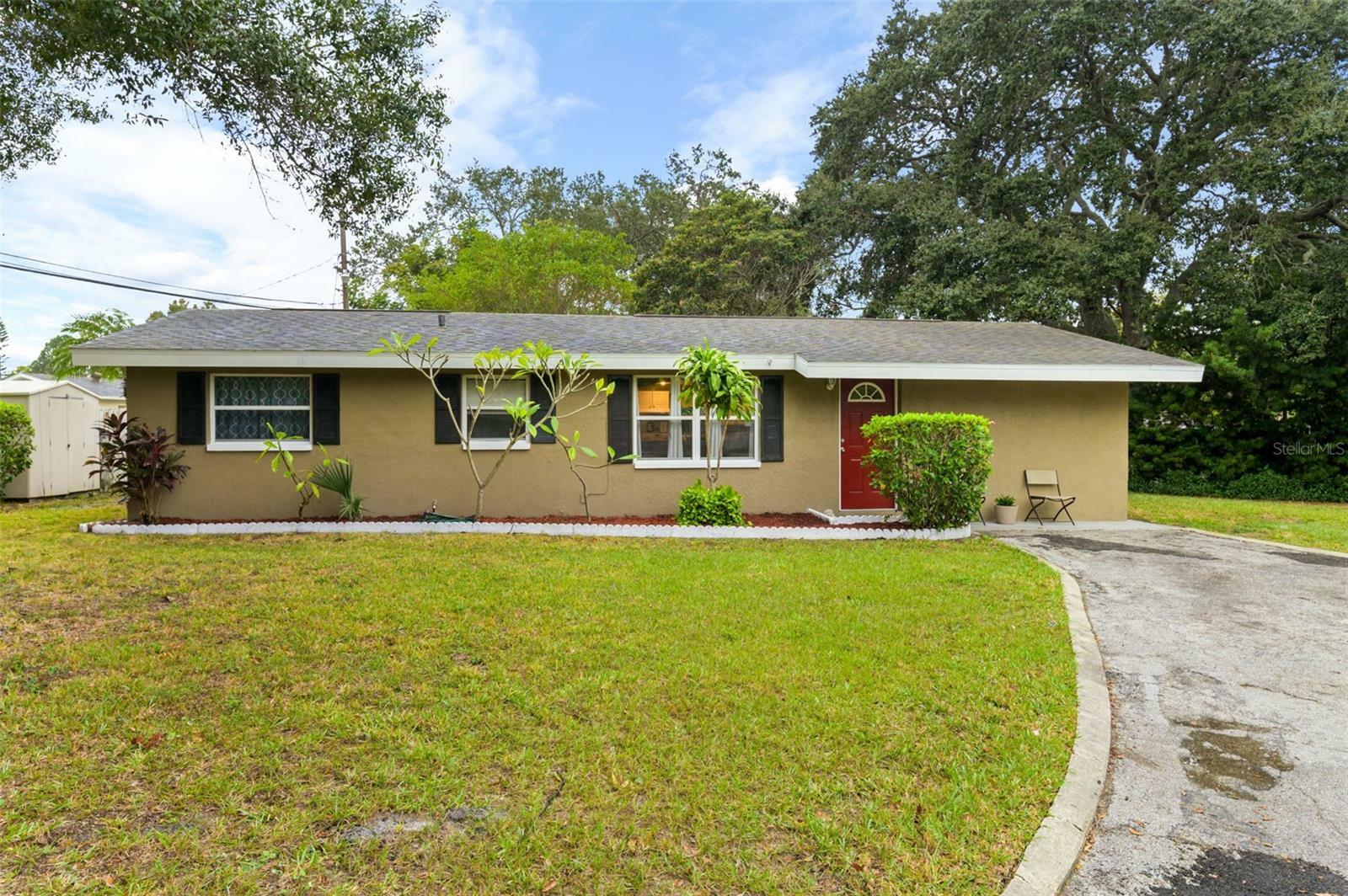 Property Photo:  2000 Gladys Street  FL 33774 