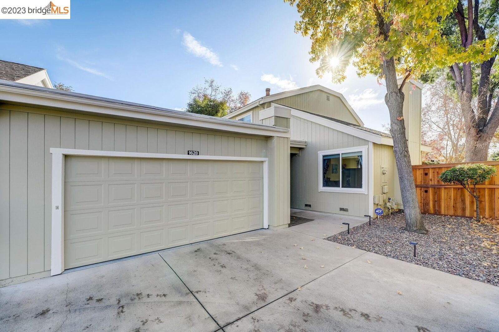 Property Photo: 1628 Armstrong Ct CA 94521