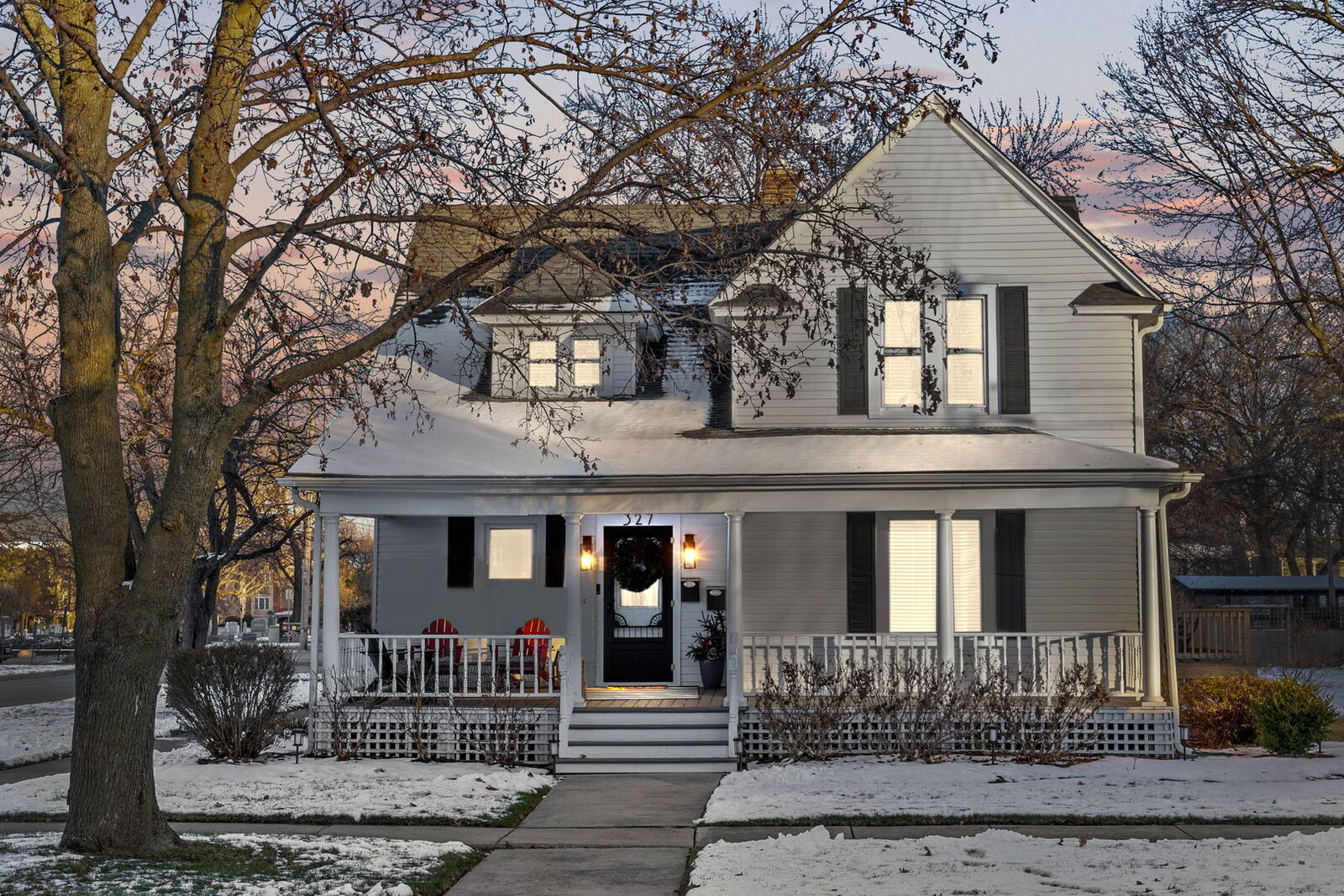 Property Photo: 327 N 4th Street IL 60134