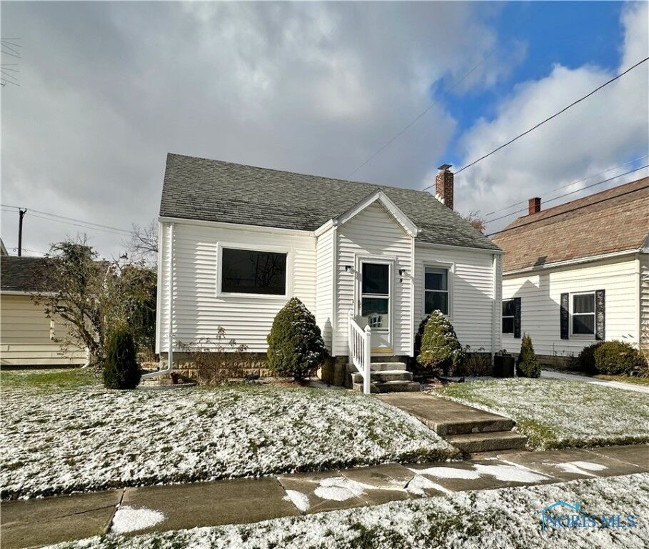 Property Photo: 9 Ash Street OH 44883